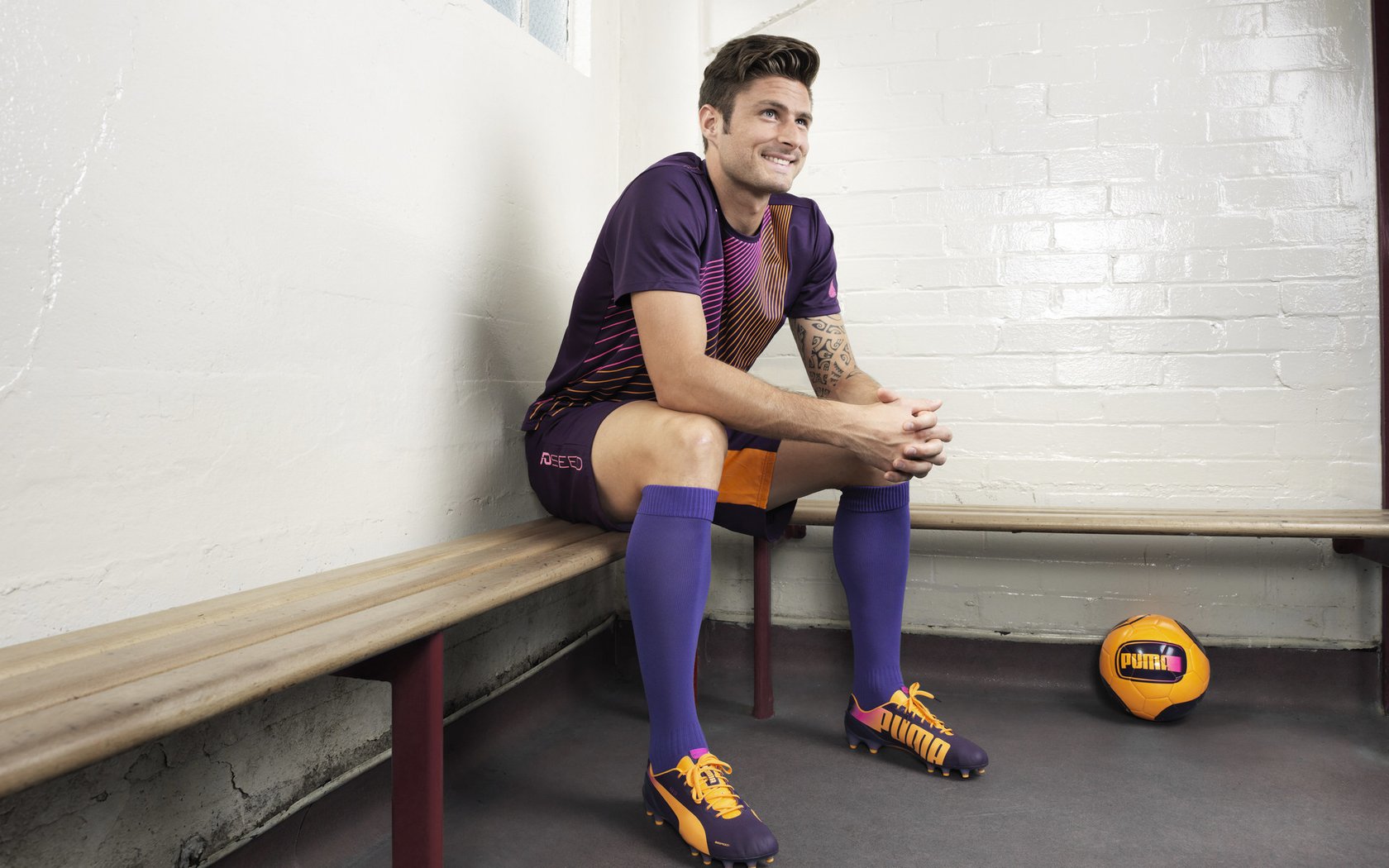 青少年足球普及教育示范项目全面铺开,惠及亿万青少年,全国青少年足球示范课教案